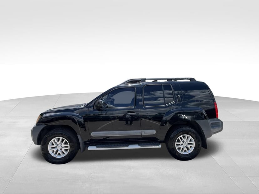 2015 Nissan Xterra - Image 2