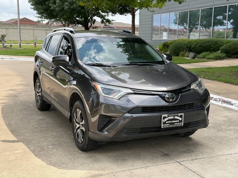 2018 Toyota RAV4 - Image 1