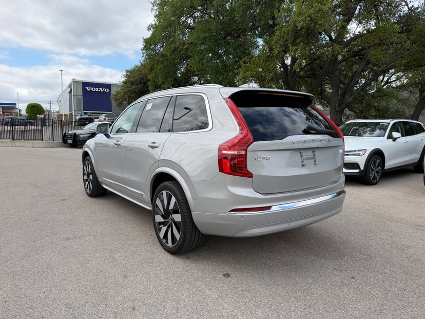 2024 Volvo XC90 - Image 2