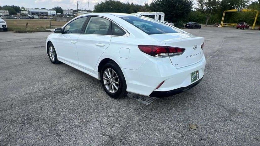 2019 Hyundai Sonata - Image 3