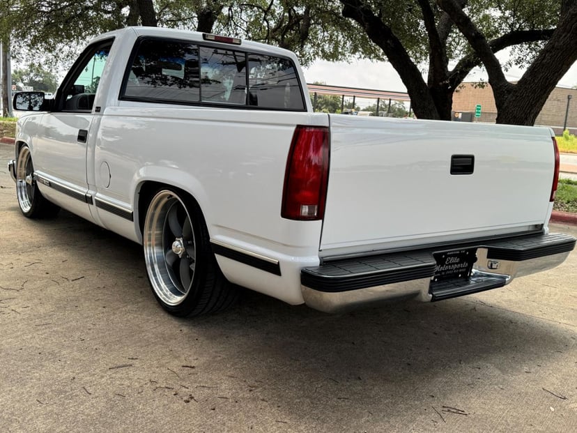 1997 GMC C/K 1500 - Image 2