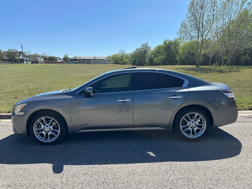 2014 Nissan Maxima - Image 2
