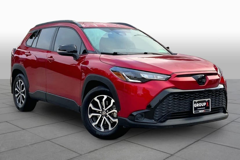 2025 Toyota Corolla Cross - Image 2