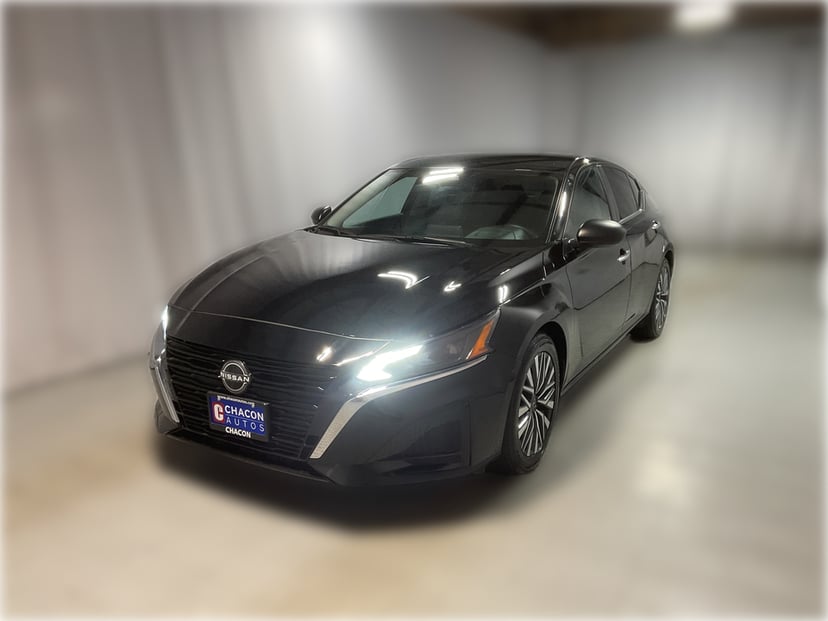 2024 Nissan Altima - Image 2