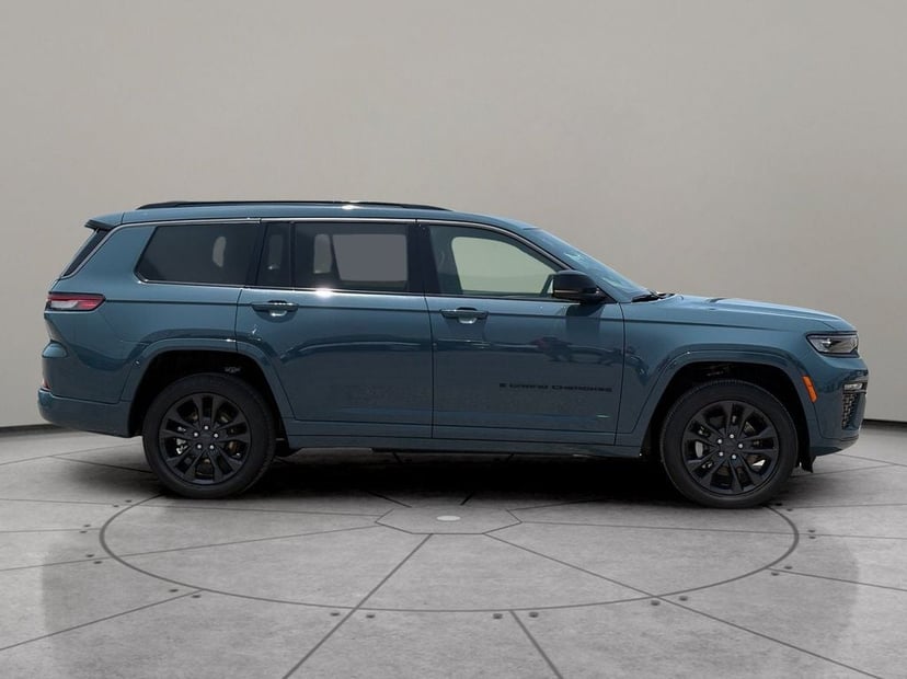 2026 Jeep Grand Cherokee L - Image 3