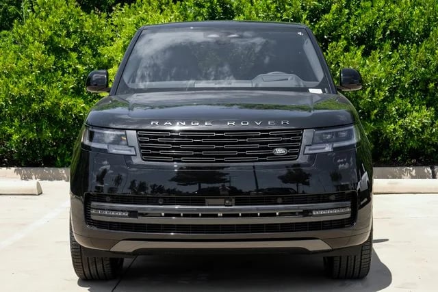 2026 Land Rover Range Rover SE 4D Sport Utility Black - Image 3