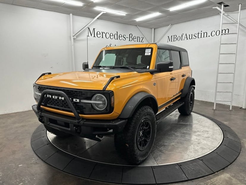 2022 Ford Bronco - Image 3