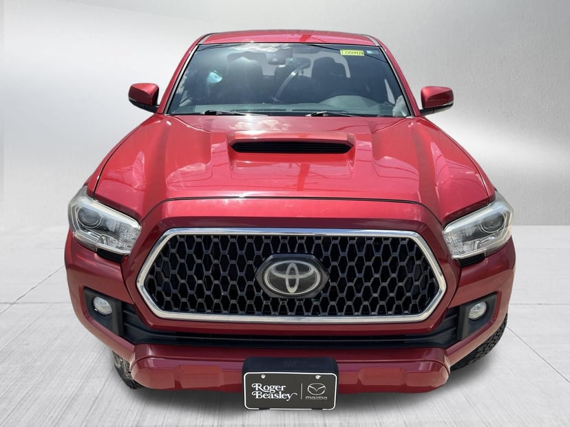 2019 Toyota Tacoma - Image 2