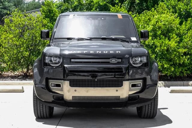 2024 Land Rover Defender - Image 2