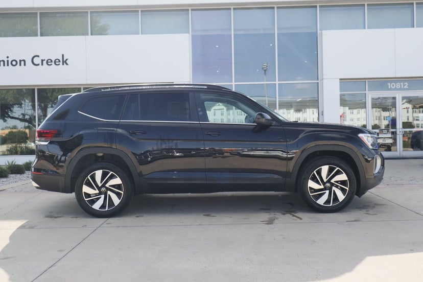 2026 Volkswagen Atlas - Image 2