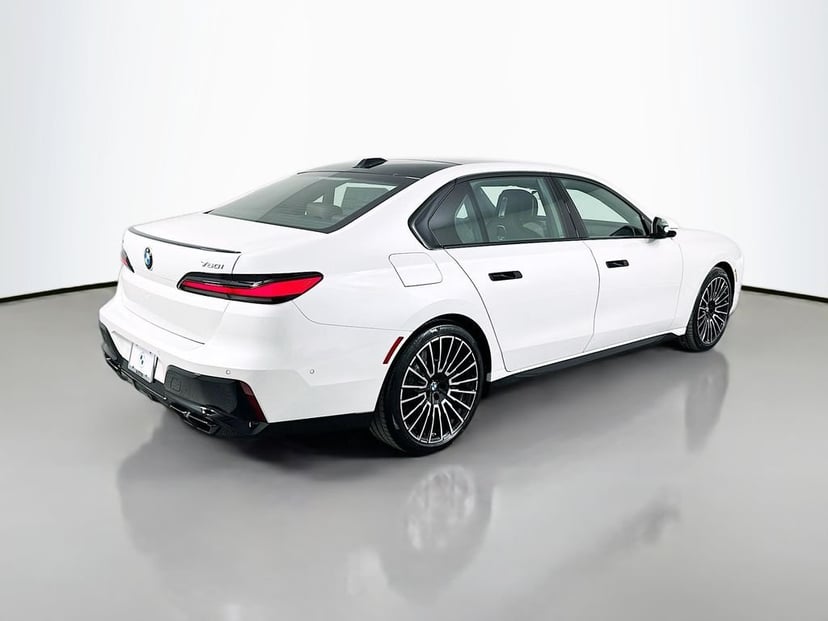 2026 BMW 7 Series - Image 2