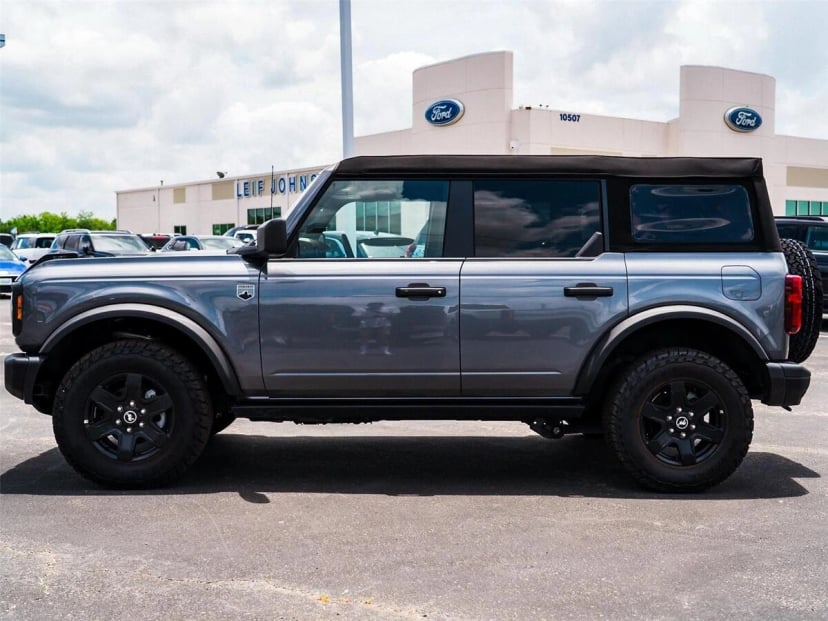 2025 Ford Bronco - Image 1