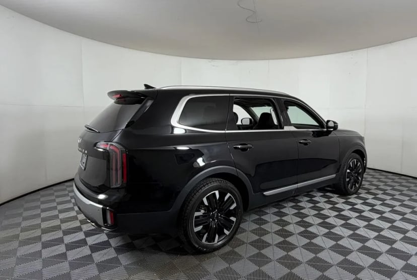 2023 Kia Telluride - Image 3