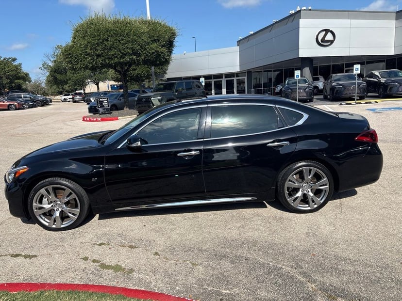 2015 INFINITI q70l - Image 2