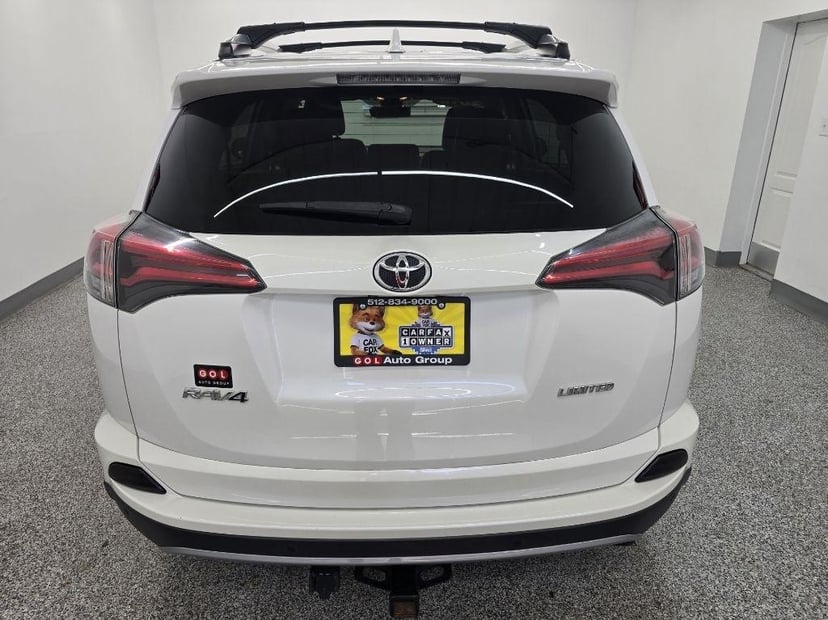 2018 Toyota RAV4 - Image 3