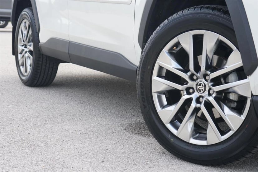 2021 Toyota RAV4 - Image 2