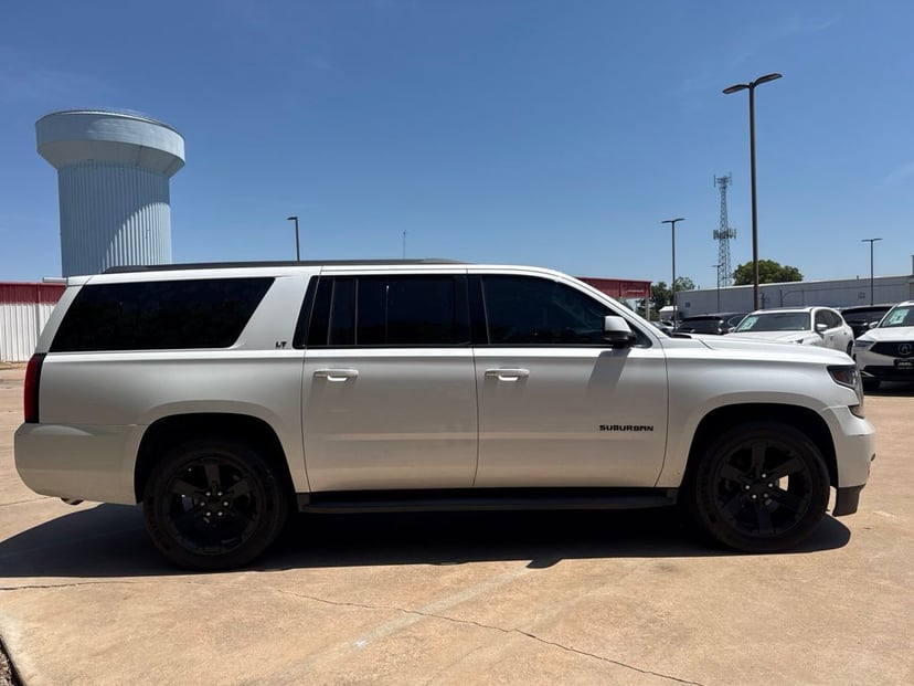 2017 Chevrolet Suburban - Image 3
