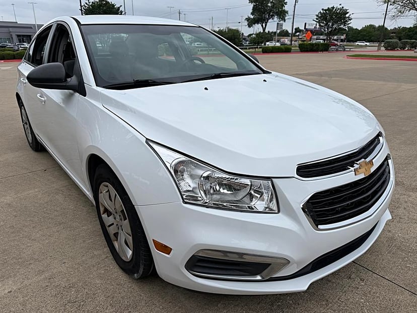 2016 Chevrolet Cruze - Image 1