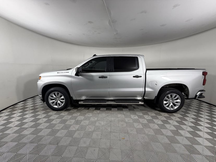 2021 Chevrolet Silverado - Image 2