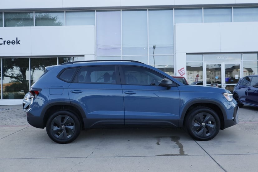2026 Volkswagen Taos - Image 2