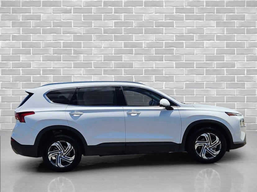 2023 Hyundai Santa Fe - Image 3