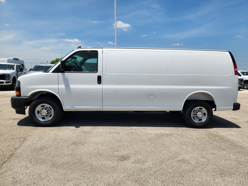 2026 Chevrolet Express Cargo - Image 2