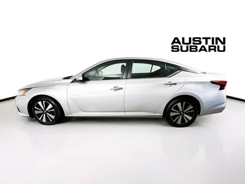 2022 Nissan Altima - Image 2