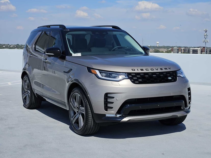 2026 Land Rover Discovery - Image 1