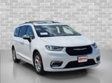 2023 Chrysler Pacifica - Preview 2