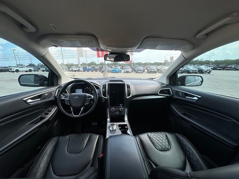 2023 Ford Edge - Image 3