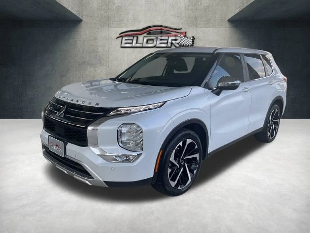 2024 Mitsubishi Outlander - Image 1