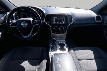 2018 Jeep Grand Cherokee - Image 2