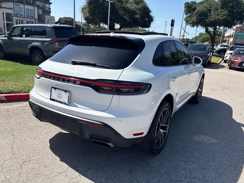 2023 Porsche Macan - Image 3