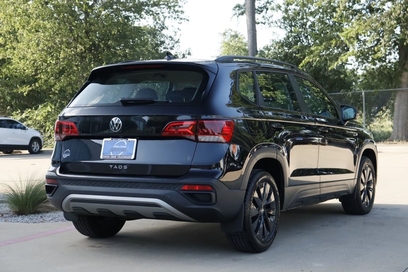 2023 Volkswagen Taos - Image 3
