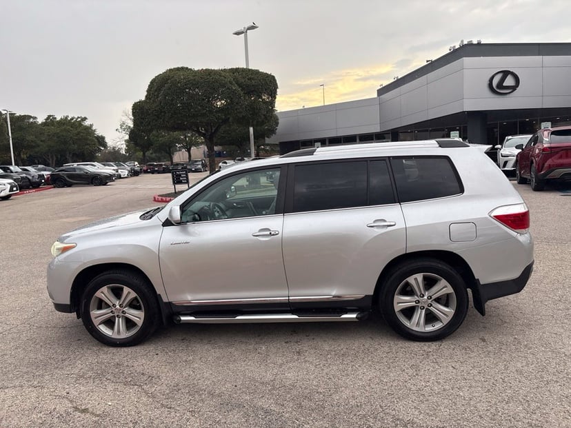 2013 Toyota Highlander - Image 1