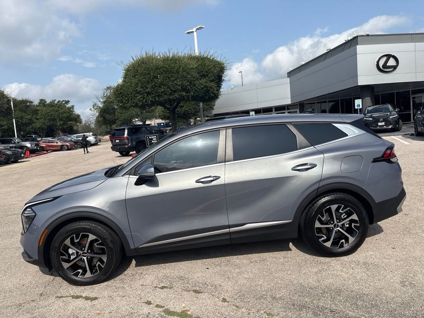 2024 Kia Sportage - Image 2