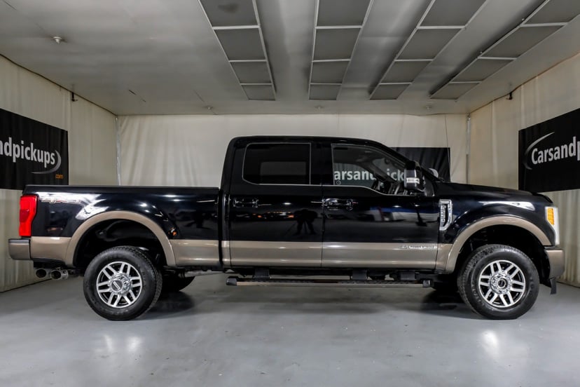 2017 Ford F-250 - Image 3
