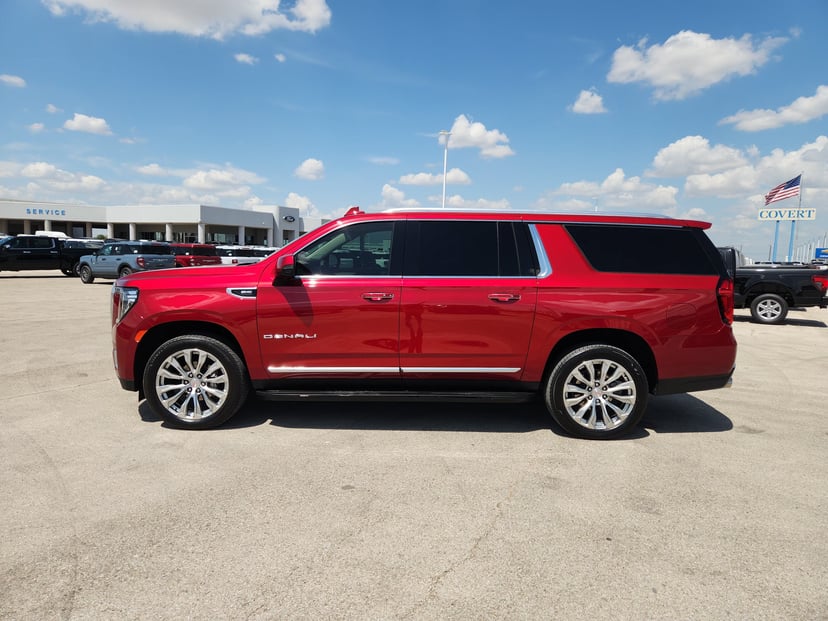 2024 GMC Yukon XL - Image 2