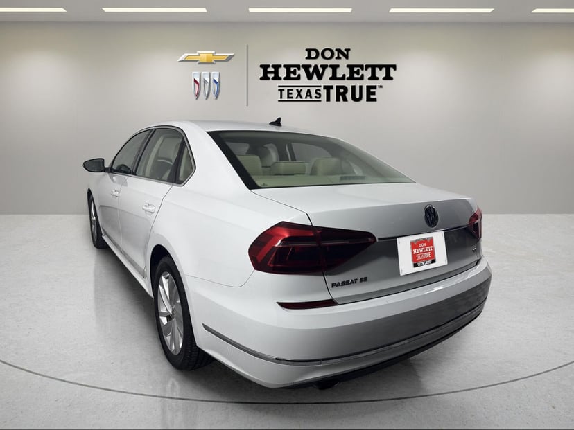 2018 Volkswagen Passat - Image 3