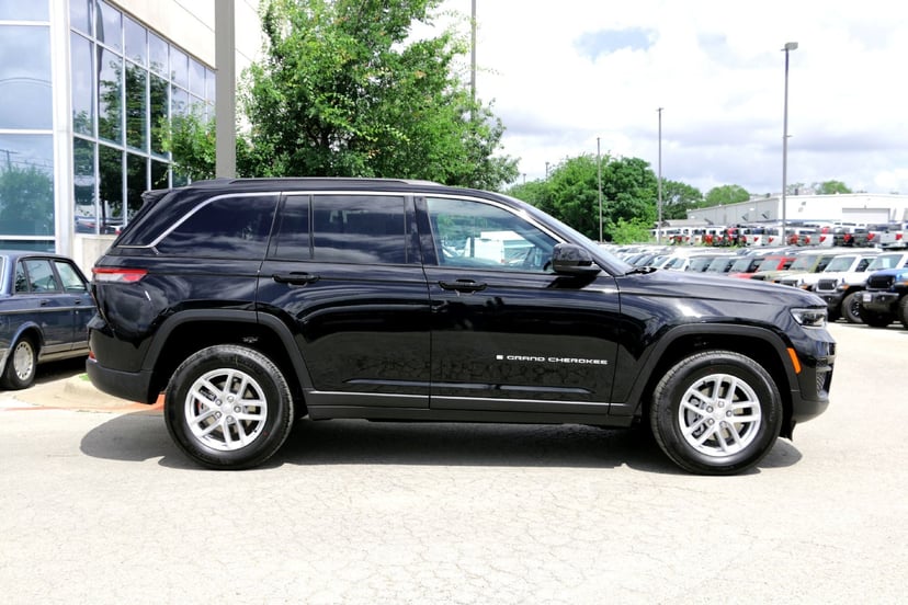 2026 Jeep Grand Cherokee - Image 1
