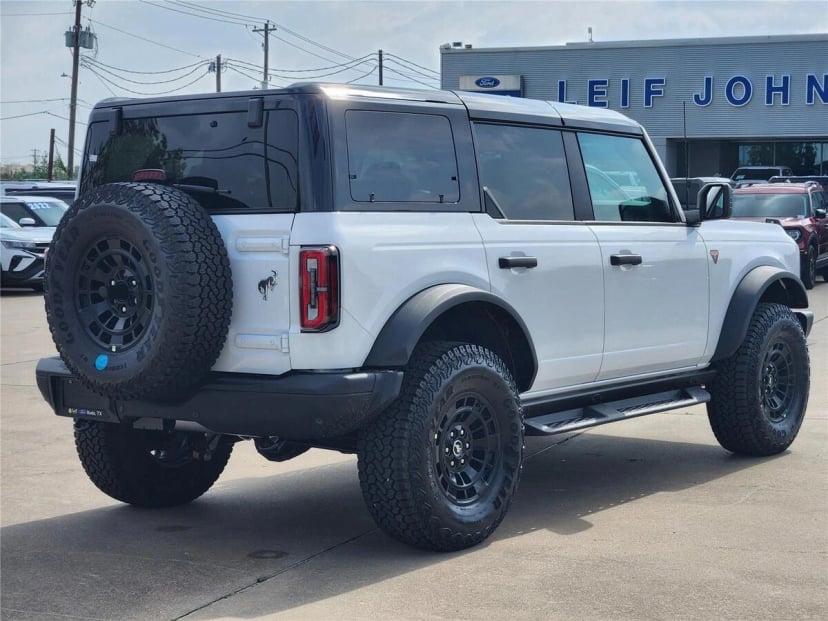 2026 Ford Bronco - Image 3