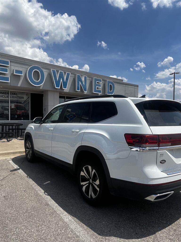 2024 Volkswagen Atlas - Image 2