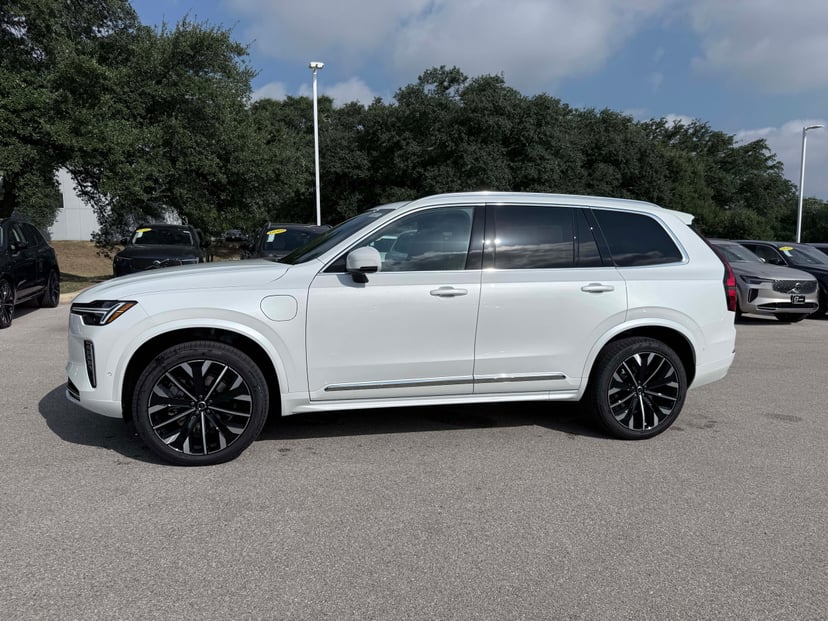 2026 Volvo XC90 - Image 2