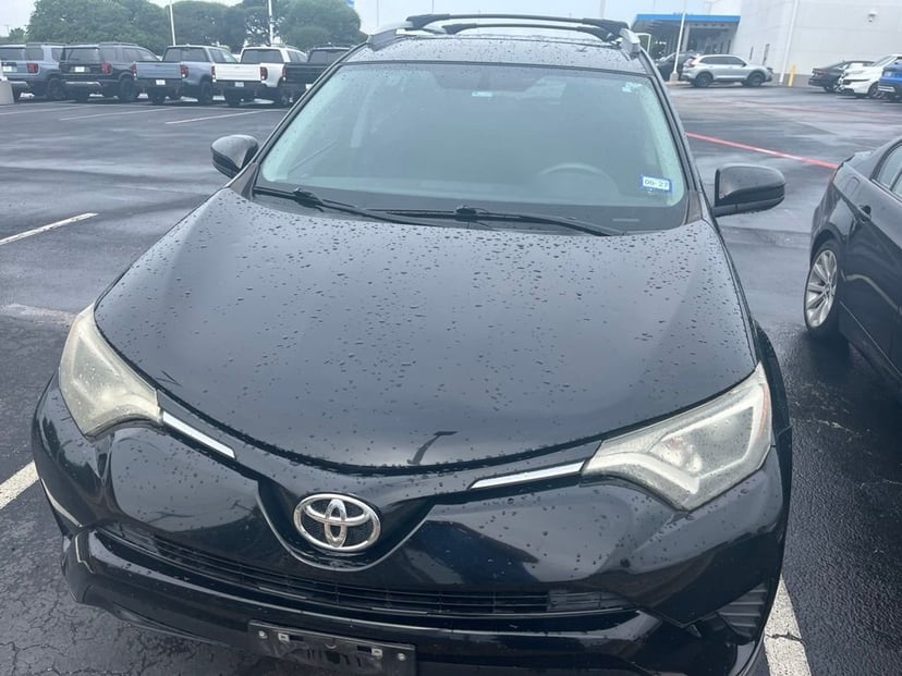 2016 Toyota RAV4 - Image 3