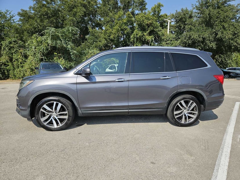 2016 Honda Pilot - Image 2