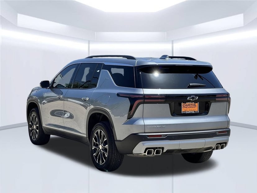 2026 Chevrolet Traverse - Image 3