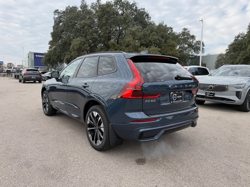 2026 Volvo XC60 - Image 3