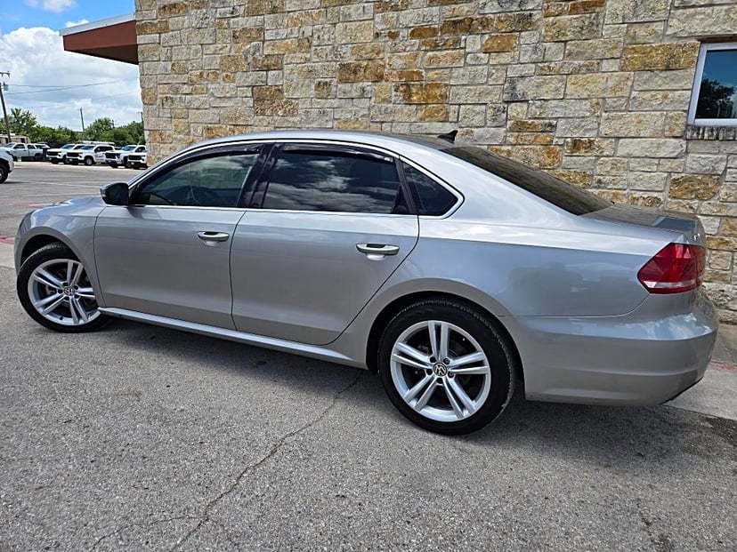 2014 Volkswagen Passat - Image 3