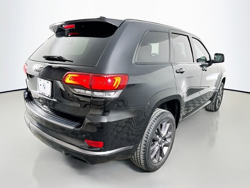 2019 Jeep Grand Cherokee - Image 2