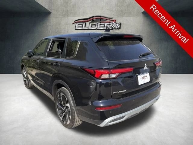2024 Mitsubishi Outlander - Image 1